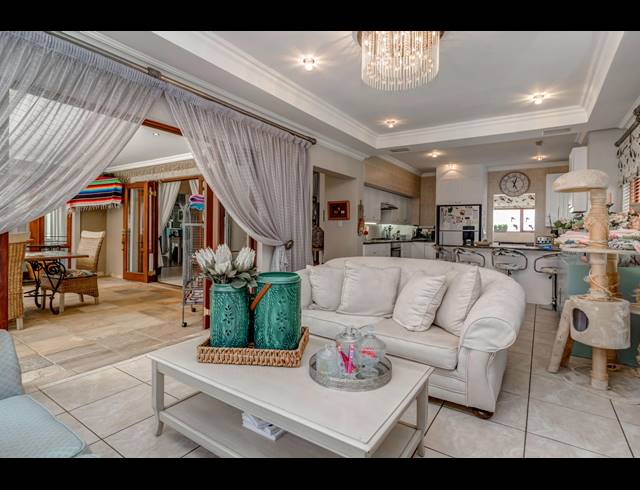 5 BEDROOM HOUSE FOR SALE IN DAINFERN VALLEY ESTATE